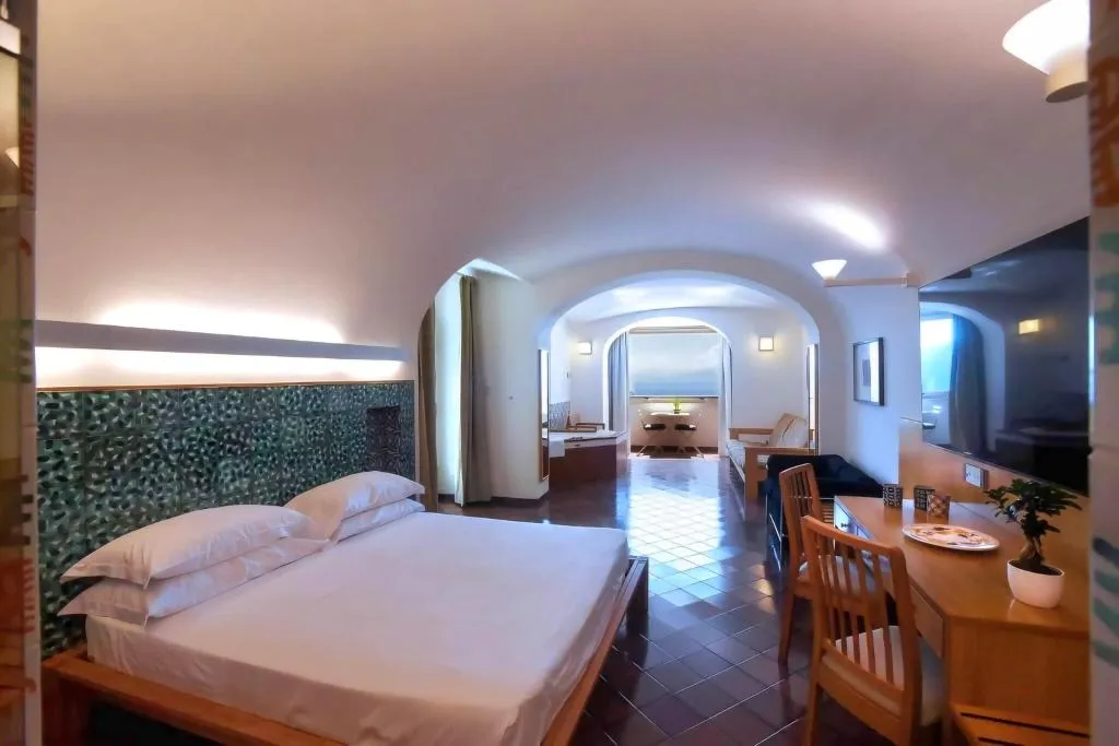 STUDIO KING SIZE BED Room, La Moresca, Naples