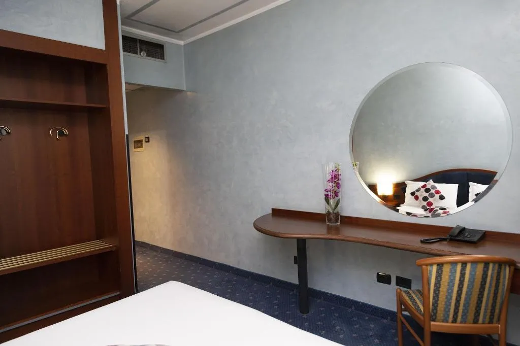 Room, iH Hotels Milano Blu Visconti, Milan