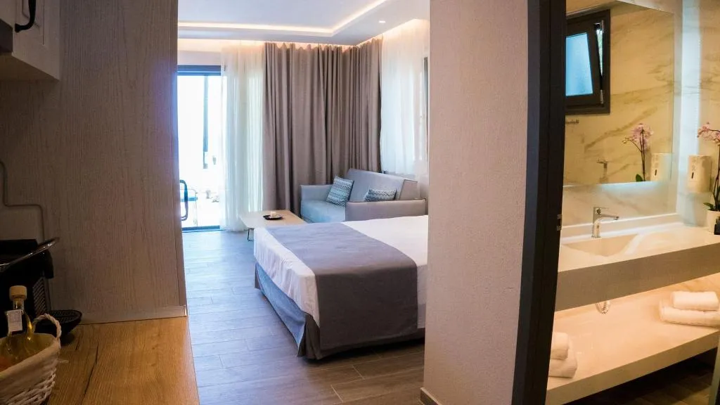 Room, Costa Domus Blue Luxury Apartments, Thessaloniki