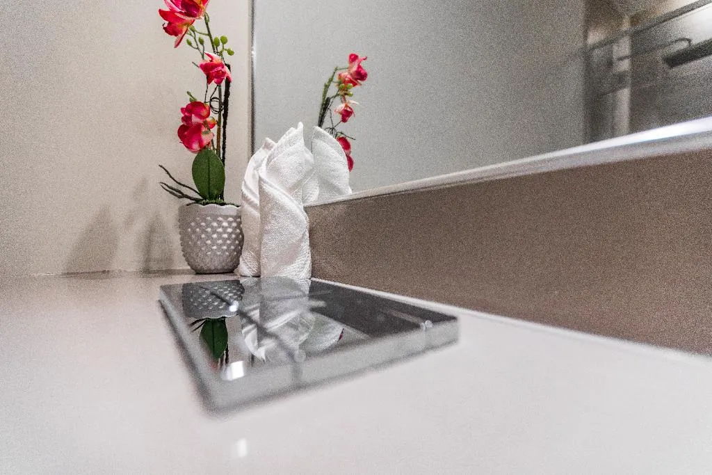 APARTMENT CAPACITY 8 THREE BEDROOMS Room, FAM Living - City Walk, Dubai
