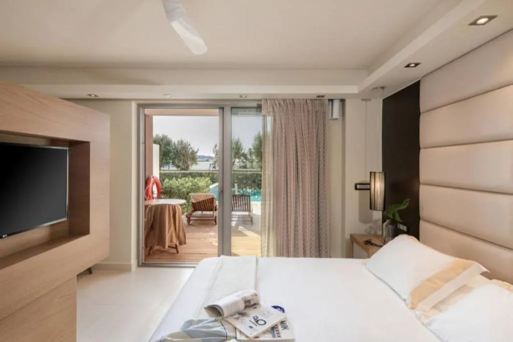 Double or Twin WITH PRIVATE POOL Room, Cretan Dream Resort & Spa, Crete