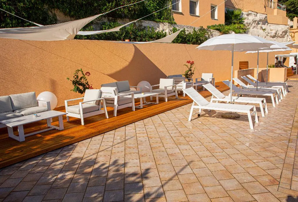Terrace, Punta Nord-Est, Palermo
