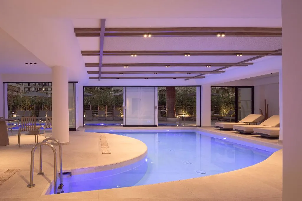 Pool, Theartemis Palace, Crete