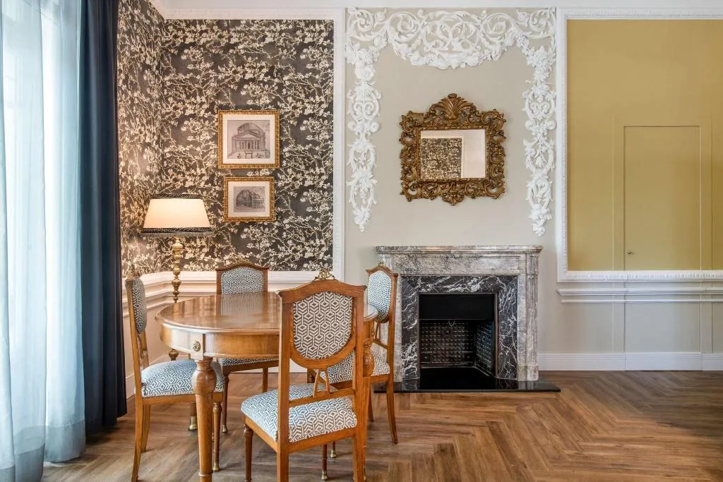 Room, AC Hotel Palacio del Retiro Autograph Collection, Madrid