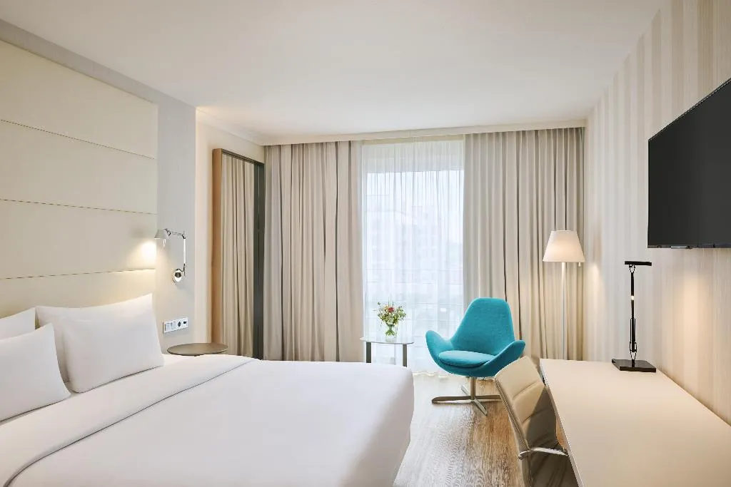 DOUBLE SUPERIOR Room, NH Berlin Alexanderplatz, Berlin