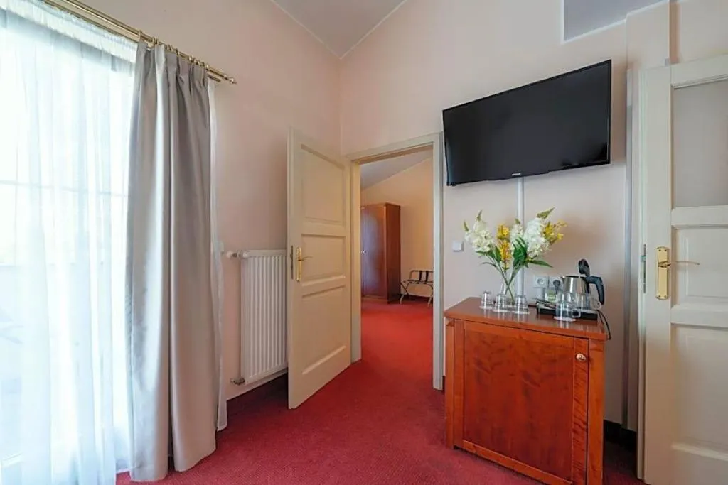 Room, Hotel Raffaello, Prague