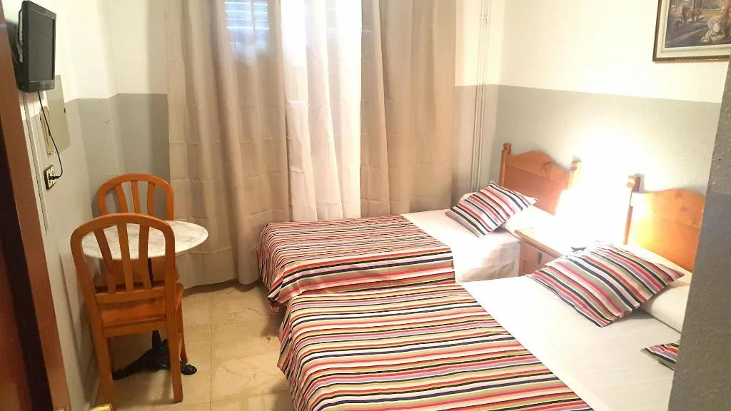 Room, Hostal El Peine, Madrid