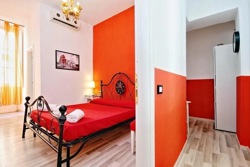 Room, Lucky Holiday Rooms, Naples