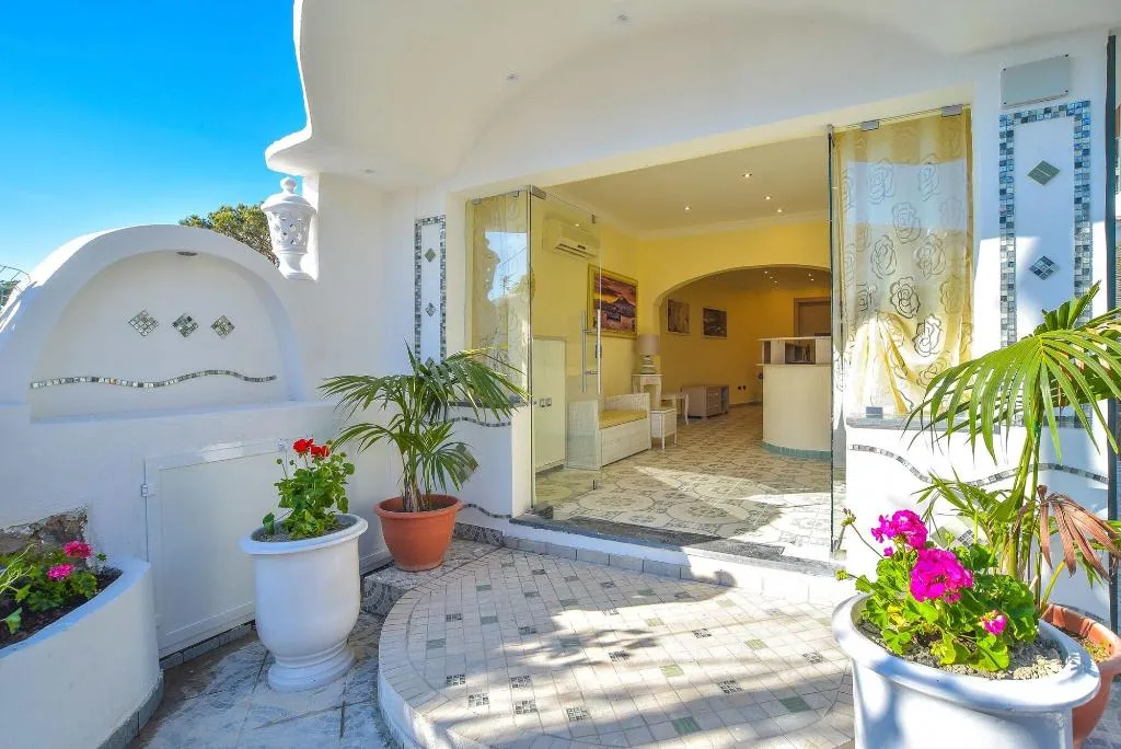 Lobby, Junior Village, Naples