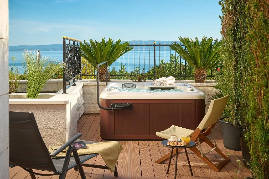 SUITE DELUXE WITH JACUZZI Room, Hotel Villa Harmony, Split