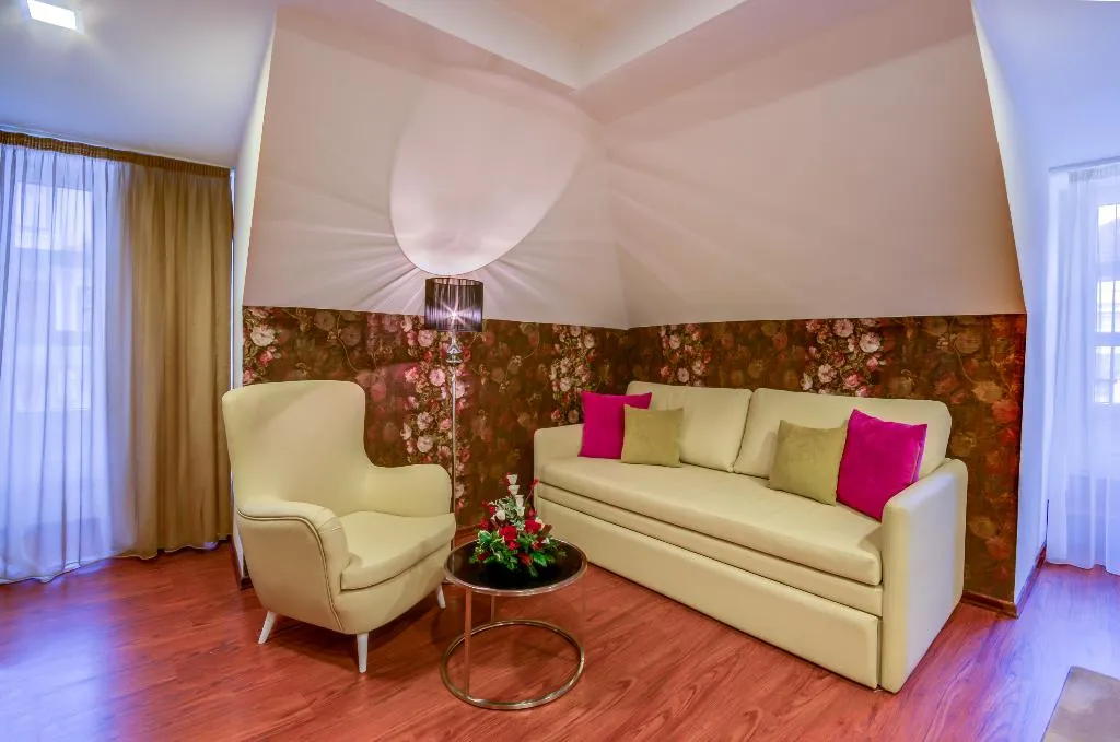TRIPLE SUPERIOR WITH VIEWS Room, Hotel Borges Chiado, Lisbon