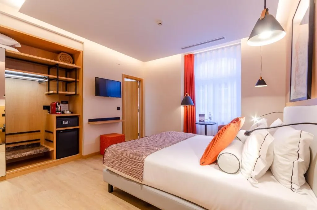 SINGLE SUPERIOR Room, Rossio Plaza Hotel, Lisbon
