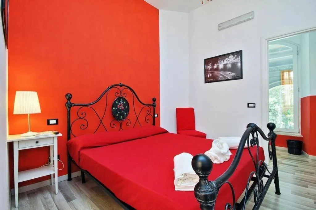 DOUBLE QUEEN SIZE BED Room, Lucky Holiday Rooms, Naples