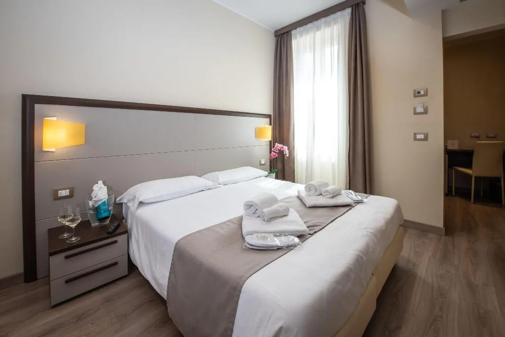 Room, Hotel Rosa, Milan