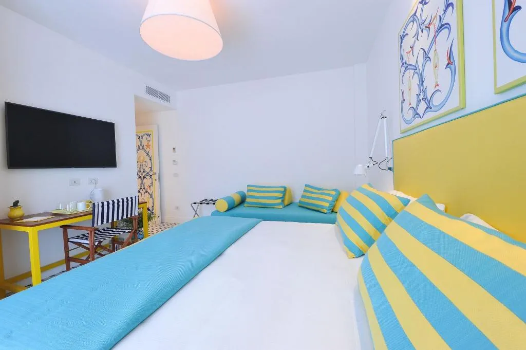 Room, Maison Lauren, Naples