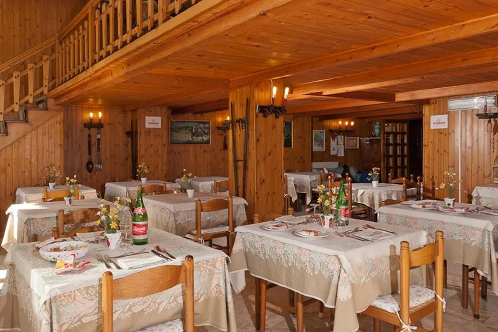 Restaurant, Hotel Del Postiglione, Naples