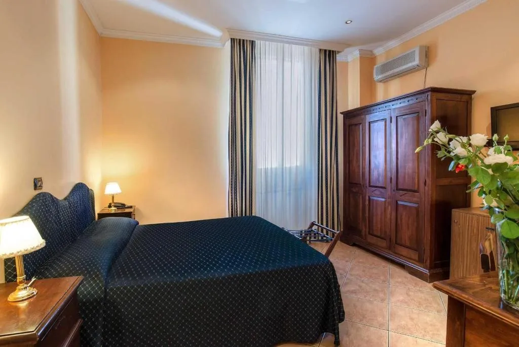 Room, Hotel Caracciolo, Naples