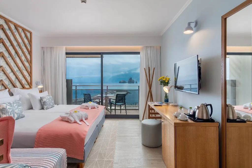Double or Twin DELUXE SEA VIEW Room, Aqua Natura Bay, Madeira