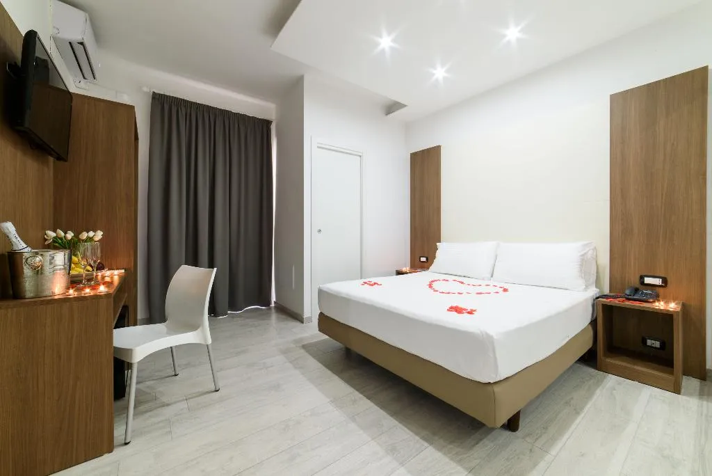 DOUBLE SUPERIOR Room, Hotel La Mela, Naples