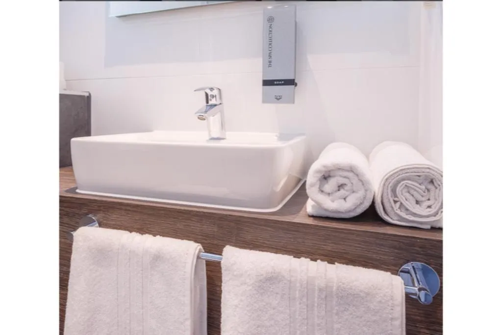 Double or Twin STANDARD Room, Joy Hotel Amsterdam, Amsterdam