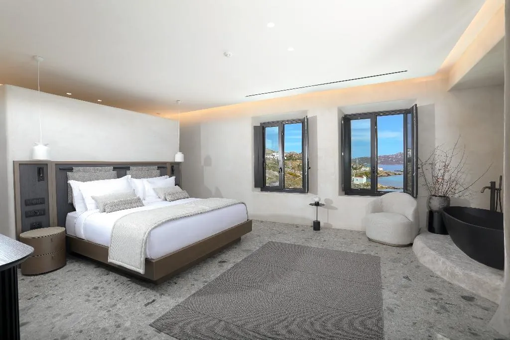 SUITE WITH PRIVATE POOL Room, Aeonic Suites & Spa, Mykonos