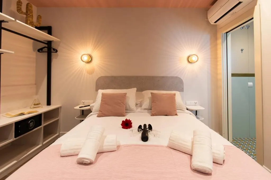 DOUBLE DELUXE POOL VIEW Room, Boutique Rooms Playa Burriana, Costa Del Sol
