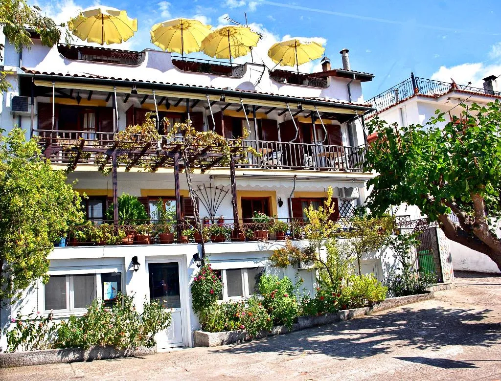 APARTMENT PARTIAL SEA VIEW Room, Nina Apartments, Skiathos