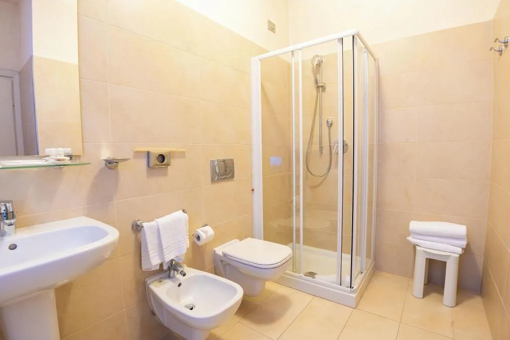 DOUBLE KING SIZE BED Room, Hotel Como, Milan