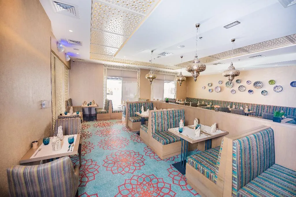 Restaurant, MENA Plaza Hotel Albarsha, Dubai