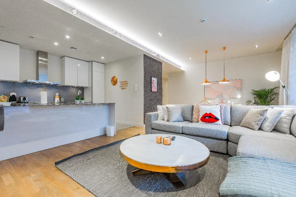 APARTMENT TWO BEDROOMS WITH AIR CONDITIONING Room, FAM Living - City Walk, Dubai