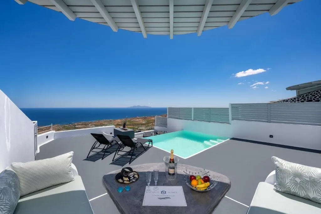 SUITE SUPERIOR WITH PRIVATE POOL Room, Siete Mares Luxury Suites, Santorini