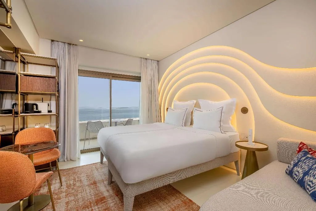 TWIN CLASSIC SEA VIEW Room, Isla Brown Corinthia Resort & Spa, Curio Collect, Athens