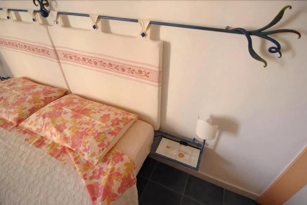 Room, Nughe' e' Oro, Olbia