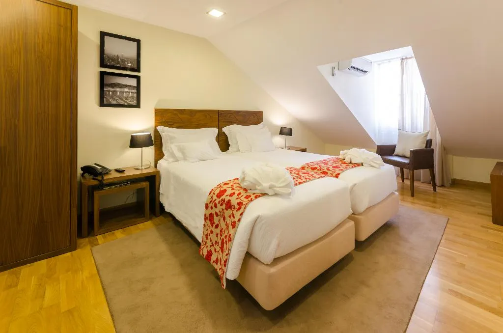FAMILY ROOM STANDARD Room, Hotel Borges Chiado, Lisbon
