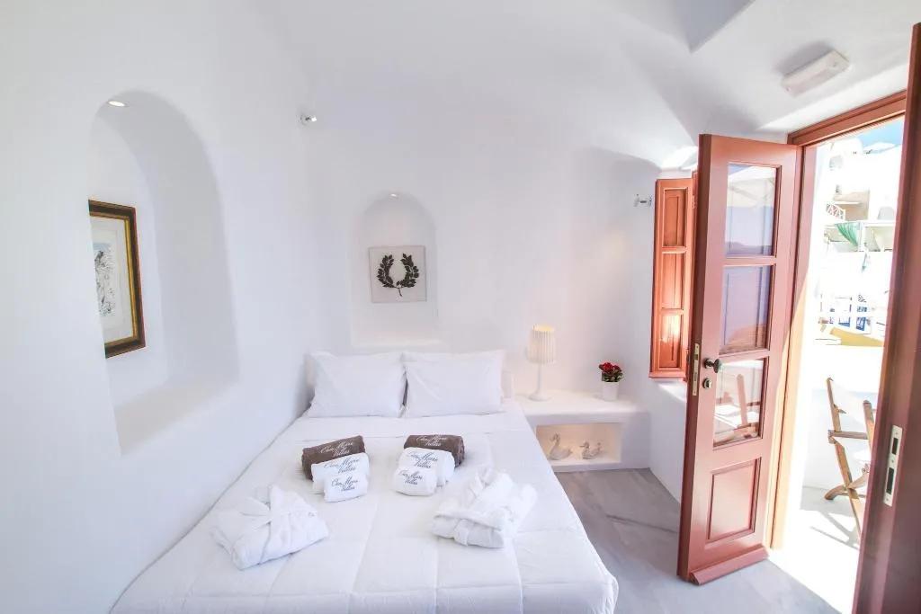 CAVE SEA VIEW Room, Oia Mare Villas, Santorini