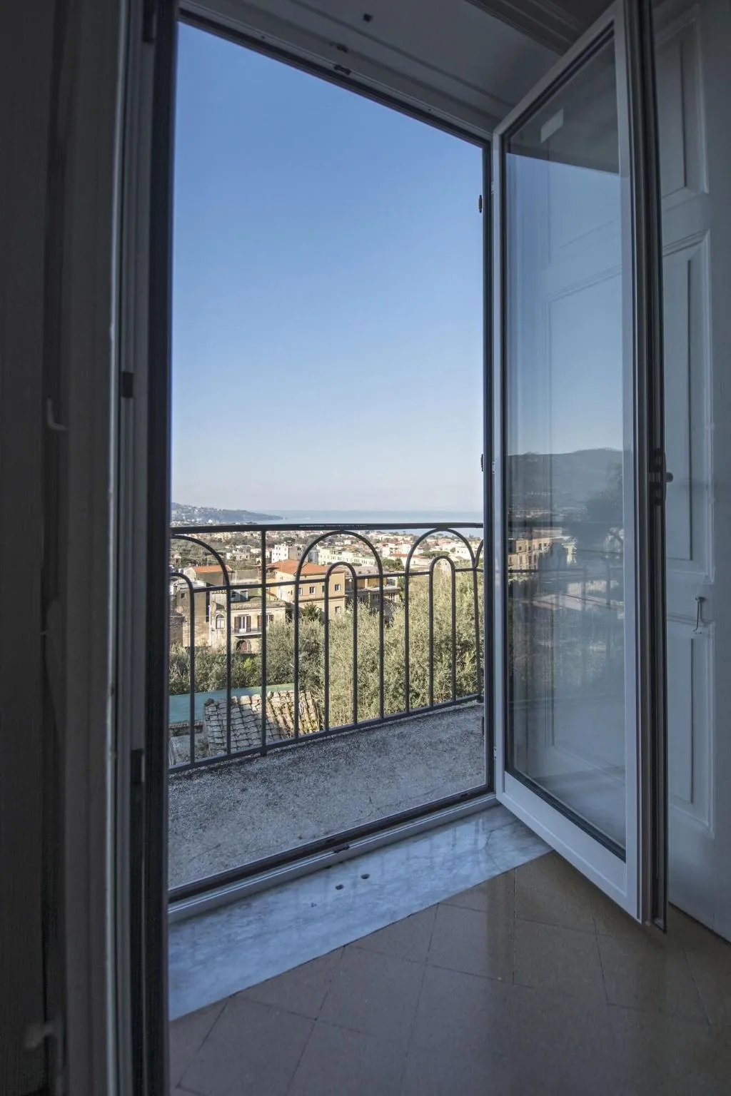 Room, Lo Stradone, Naples