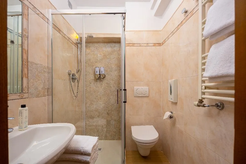 FAMILY ROOM ONE BEDROOM ONE BATHROOM Room, Annabella Hotel Roof Terrace, Florence