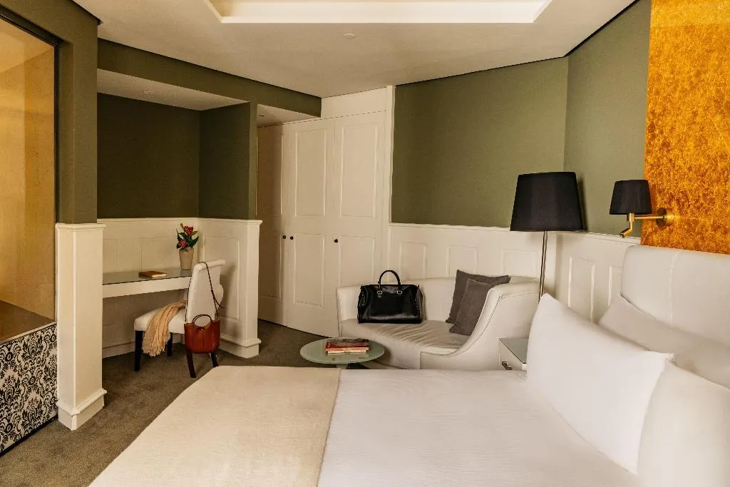 DOUBLE SUPERIOR Room, Hotel Colón Gran Meliá, Seville
