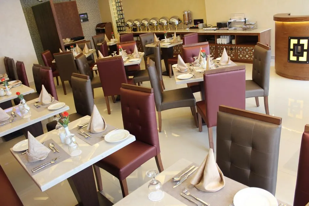 Restaurant, Dunes Hotel Apartment - Oud Metha, Dubai