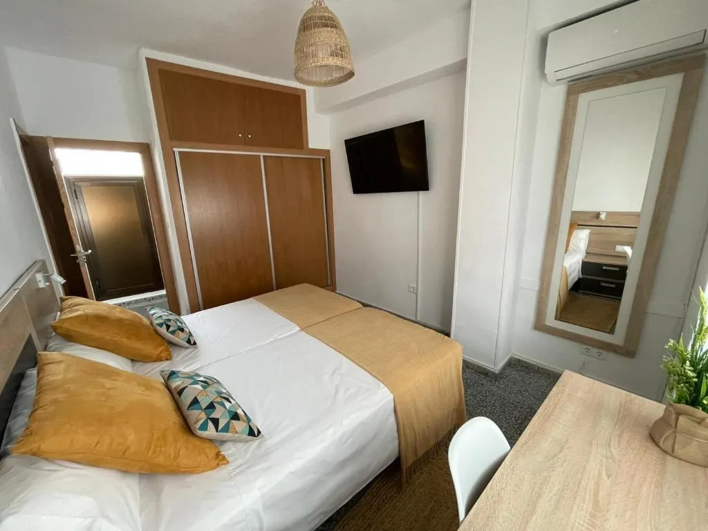 DOUBLE CLASSIC Room, Hostal Ventura Premium, Costa Blanca