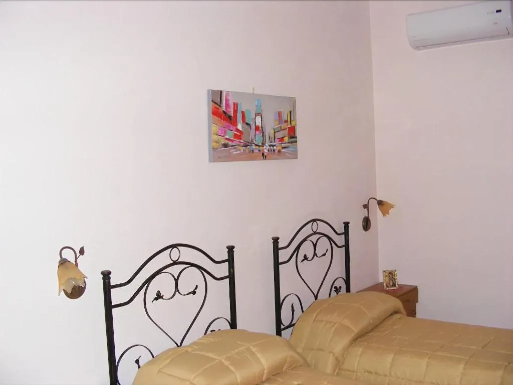 Room, B B Terra Del Sole, Catania