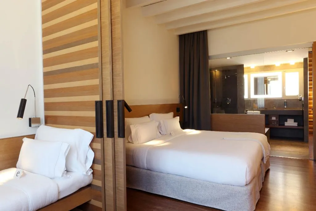 DOUBLE SUPERIOR GARDEN VIEW Room, Hostal Spa Empuries, Costa Brava