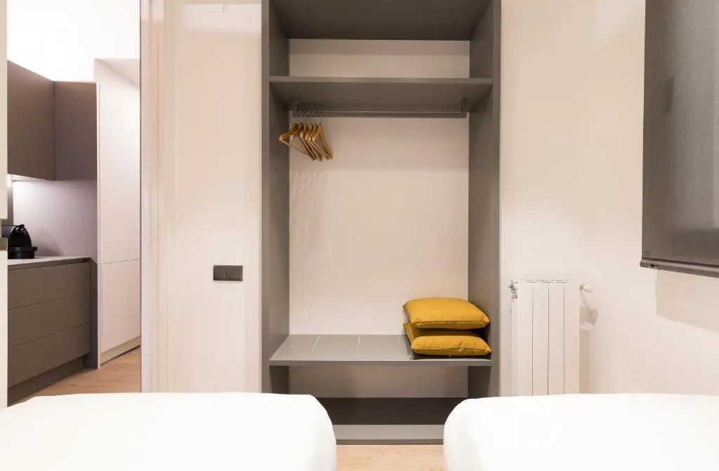 APARTMENT THREE BEDROOMS Room, Aspasios Sagrada Familia Apartments, Barcelona