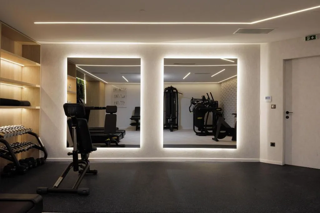 Sports and Entertainment, Hilton Garden Inn Athens Syggrou Avenue, Athens