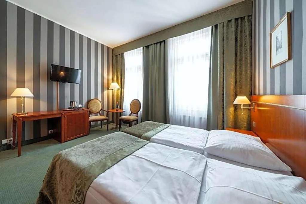 Room, Hotel Raffaello, Prague