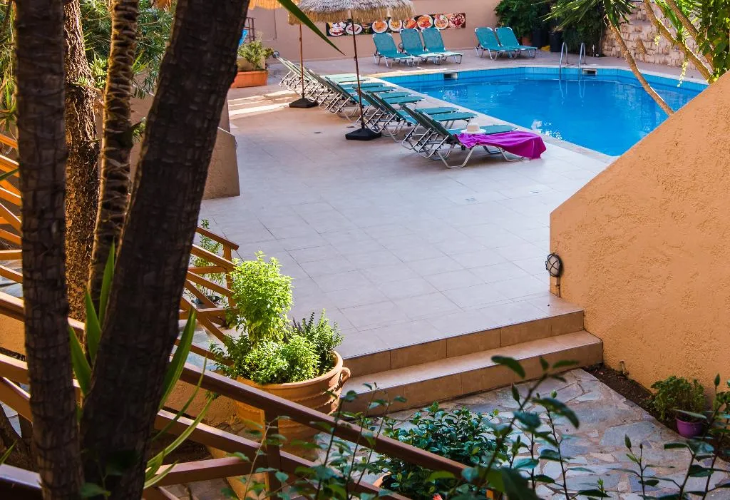 Pool, Anna Maria, Crete