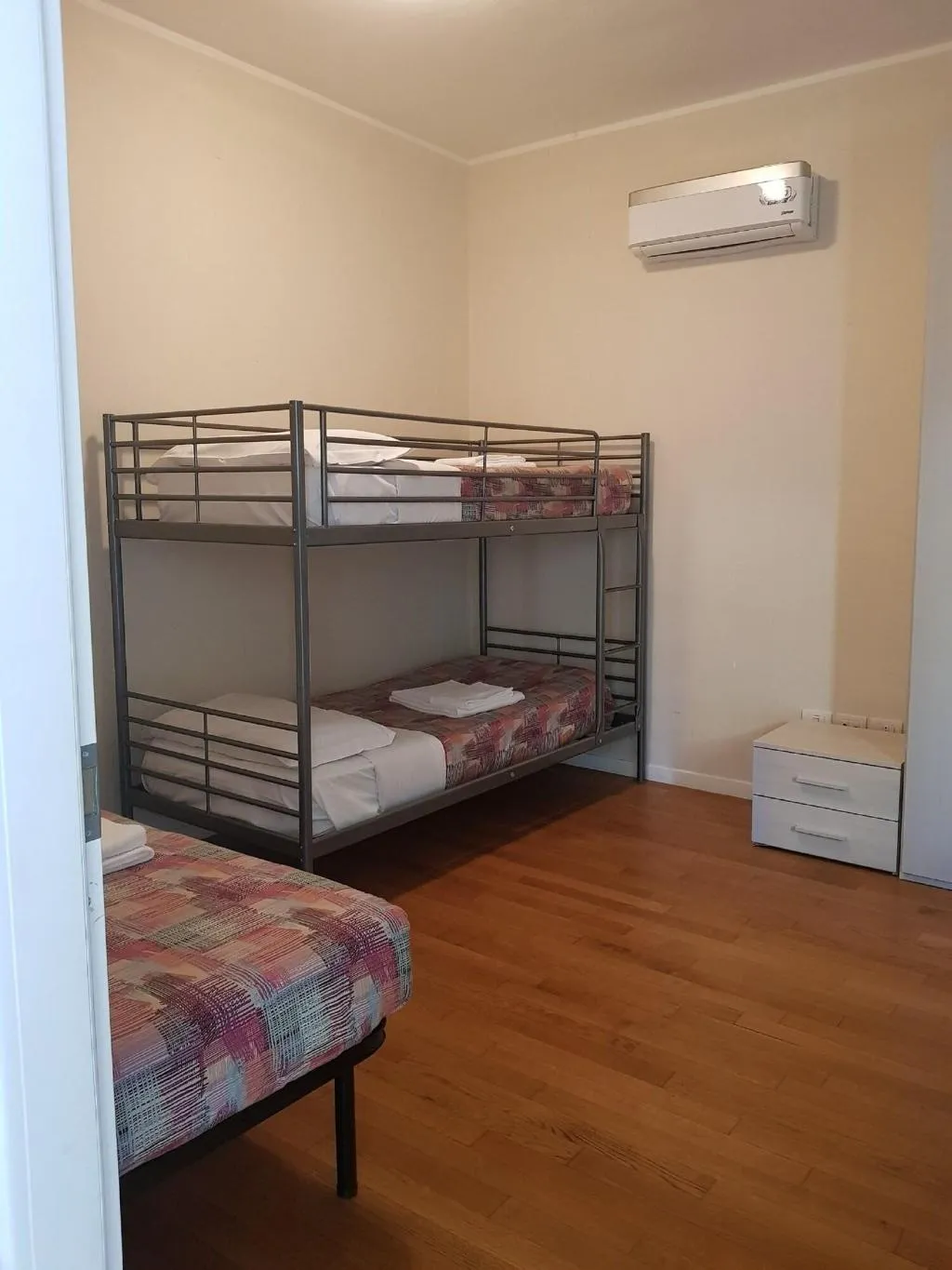 Room, Red Line Room Division, Milan