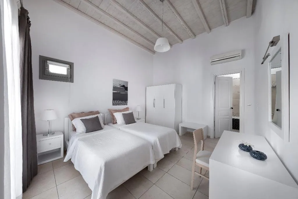 SUITE PARTIAL OCEAN VIEW TWO BEDROOMS Room, Deliades, Mykonos