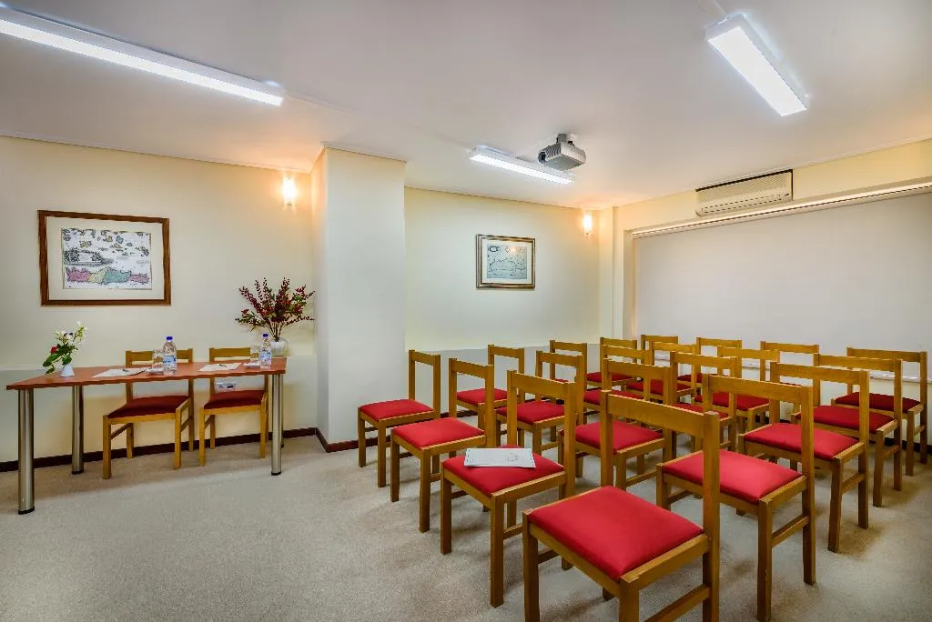 Conferences, Chrispy City Living, Crete