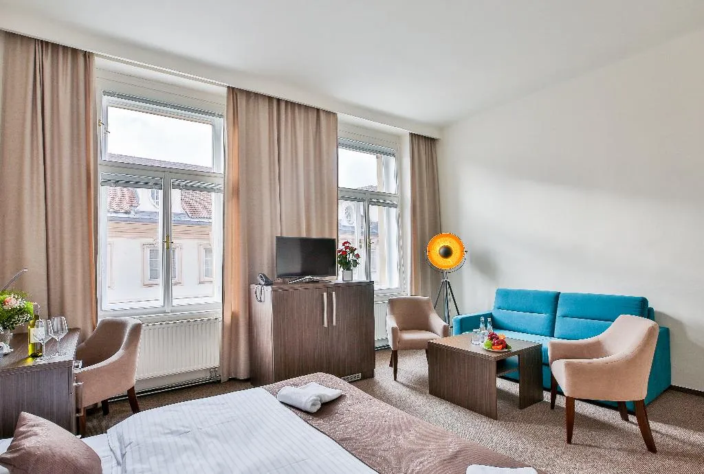JUNIOR SUITE EXECUTIVE ONE BEDROOM Room, Apartments Embassy by LH, Prague